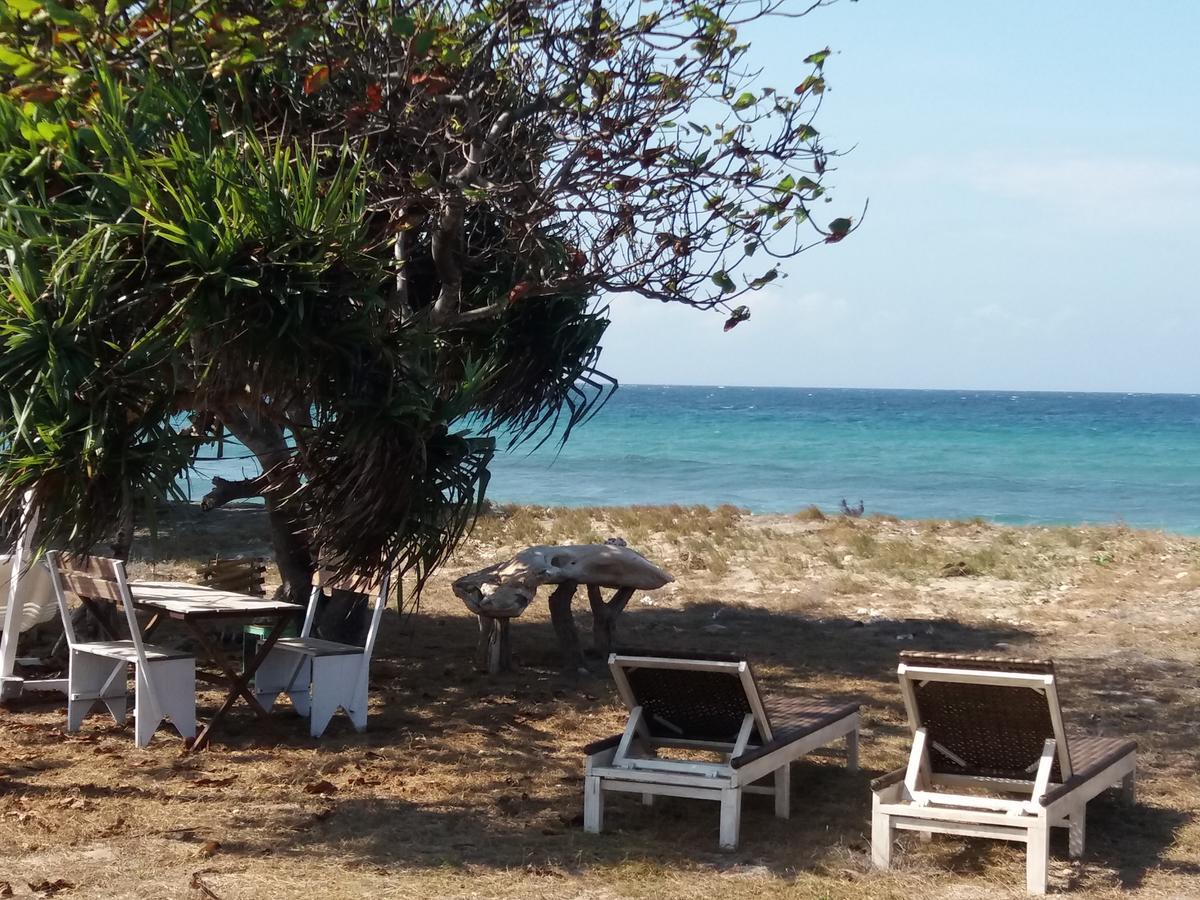 Wera Beach Kadumbul Exterior foto