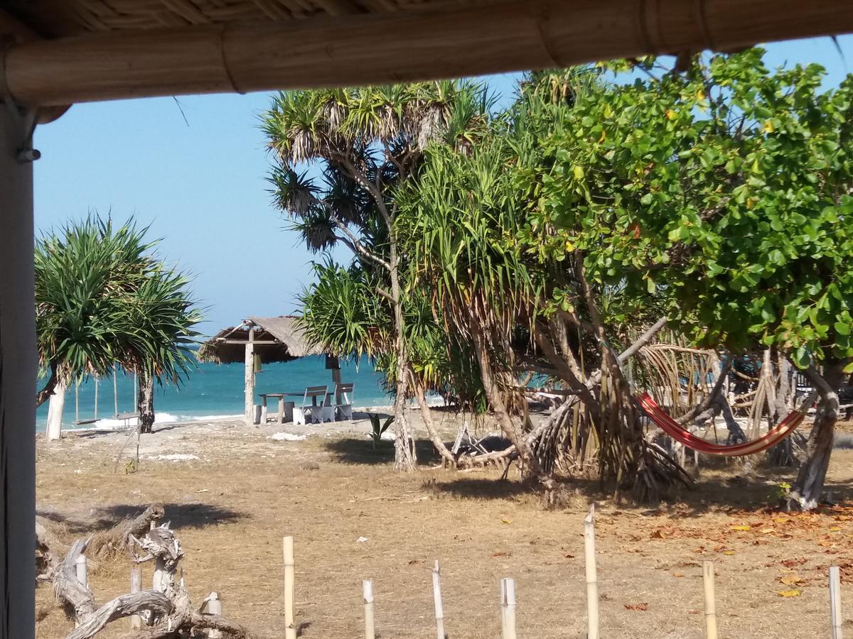 Wera Beach Kadumbul Exterior foto