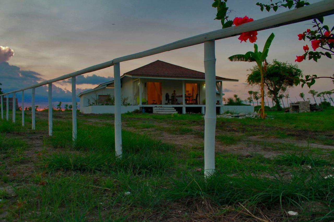Wera Beach Kadumbul Exterior foto